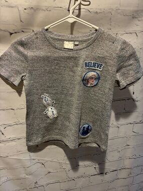 Girls' Sparkle Gray 'Believe' Frozen Patch Short Sleeve Tee